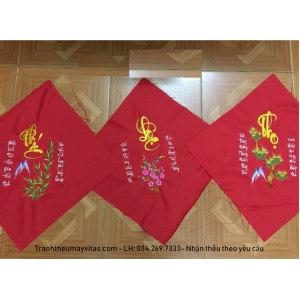TRANH THÊU MÁY PHÚC LỘC THỌ HÌNH THOI NỀN ĐỎ 30x30 TRANH THÊU MÁY PHÚC LỘC THỌ HÌNH THOI NỀN ĐỎ 30x30